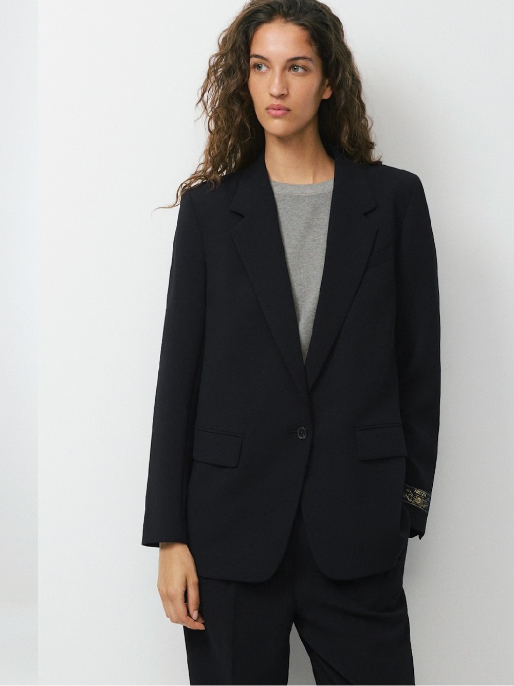 Wilfred Aritzia Black Generation Crepette Blazer